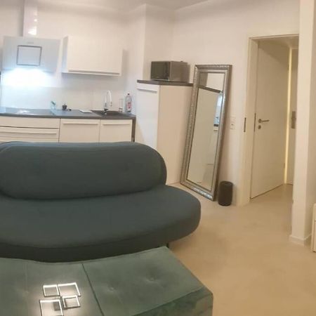 Apartment Mit Schoener, Moderner Einrichtung Köln Exteriör bild