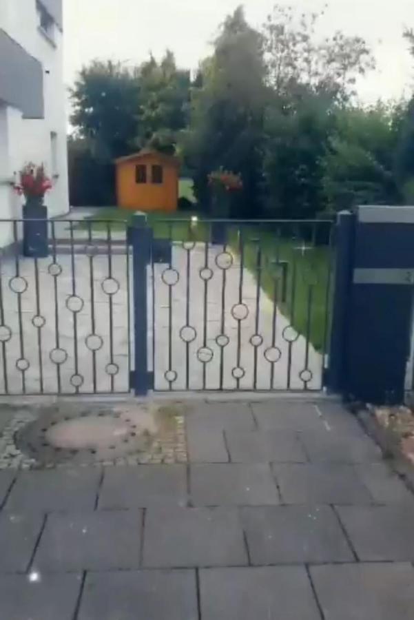 Apartment Mit Schoener, Moderner Einrichtung Köln Exteriör bild